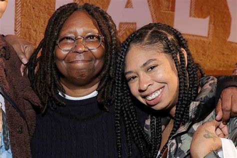 Whoopi Goldbergs 2 Granddaughters: All About Amarah and。